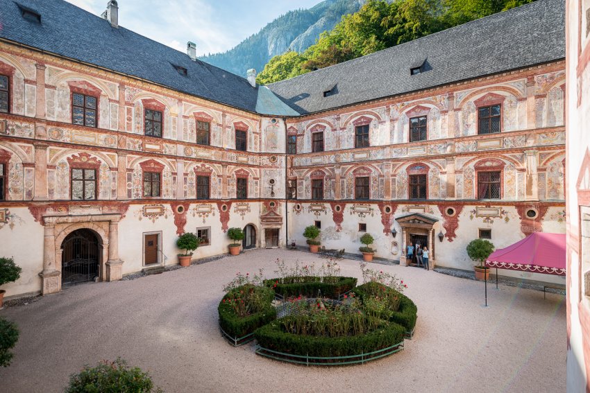 exklusive Führung durch das Schloss Tratzberg